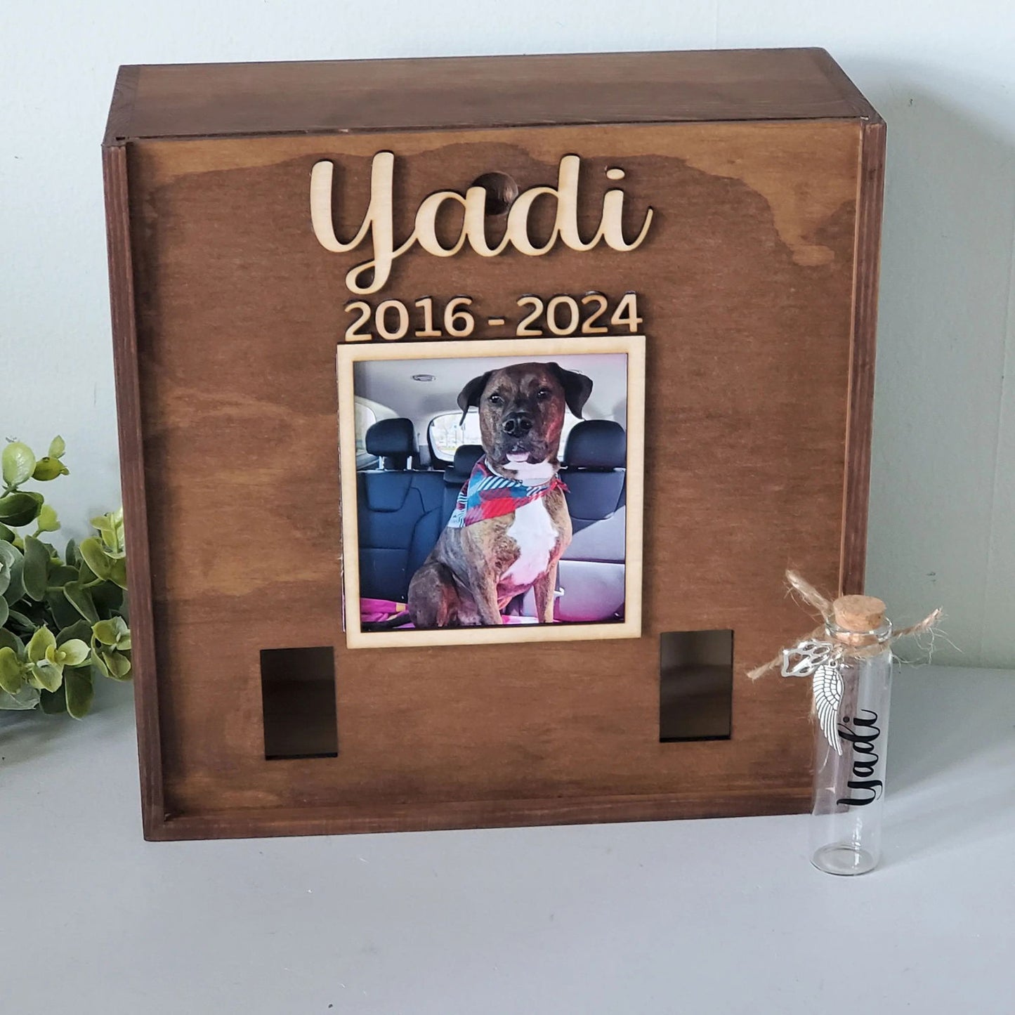 Dog Cremation urn for ashes - Wags and Willows