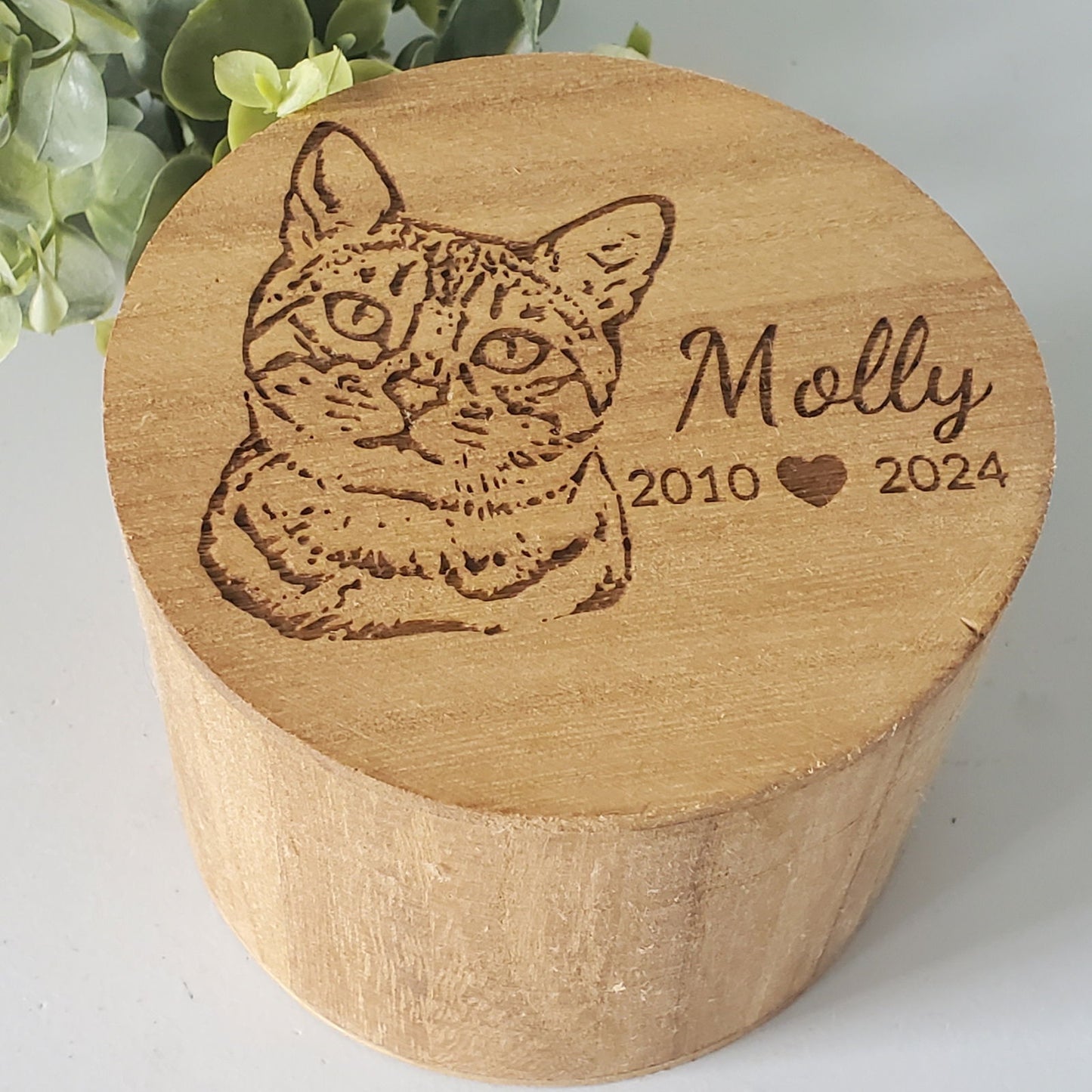 Pet Urn for Cats ashes, small Dog urn, custom engraved pet urn - Wags and Willows