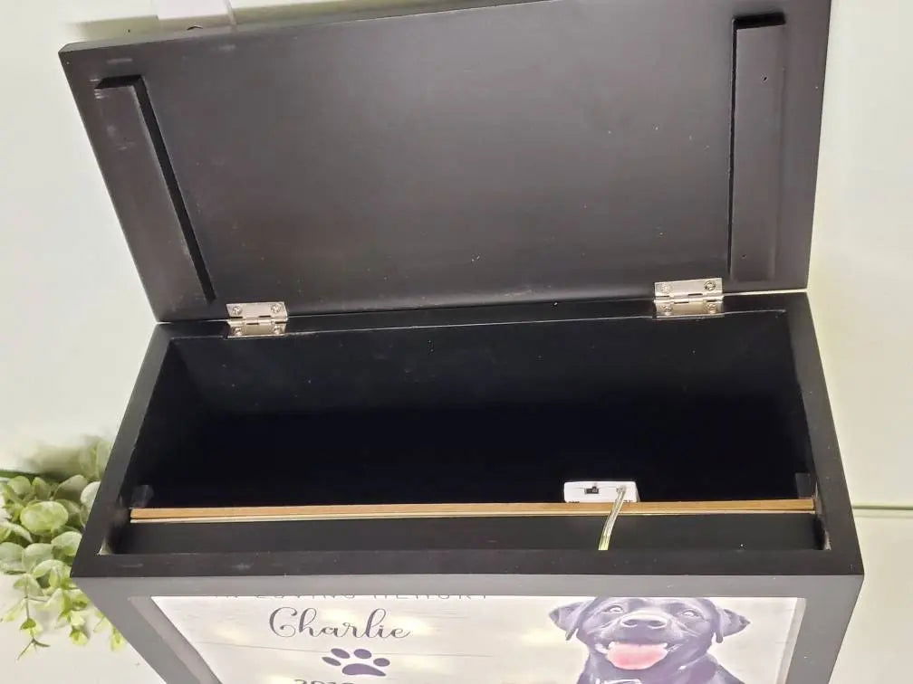 Pet urn for dogs ashes, pet urn for cats ashes - Wags and Willows