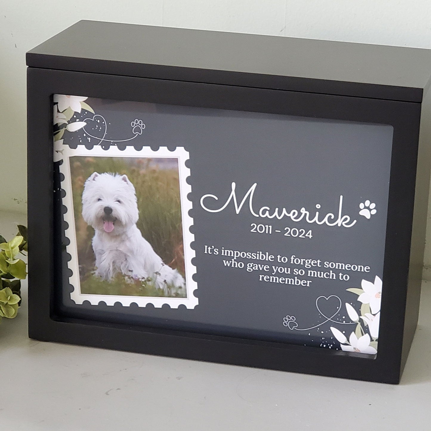 Custom pet Urn for large dogs with photo, Large Dog urn - Wags and Willows 