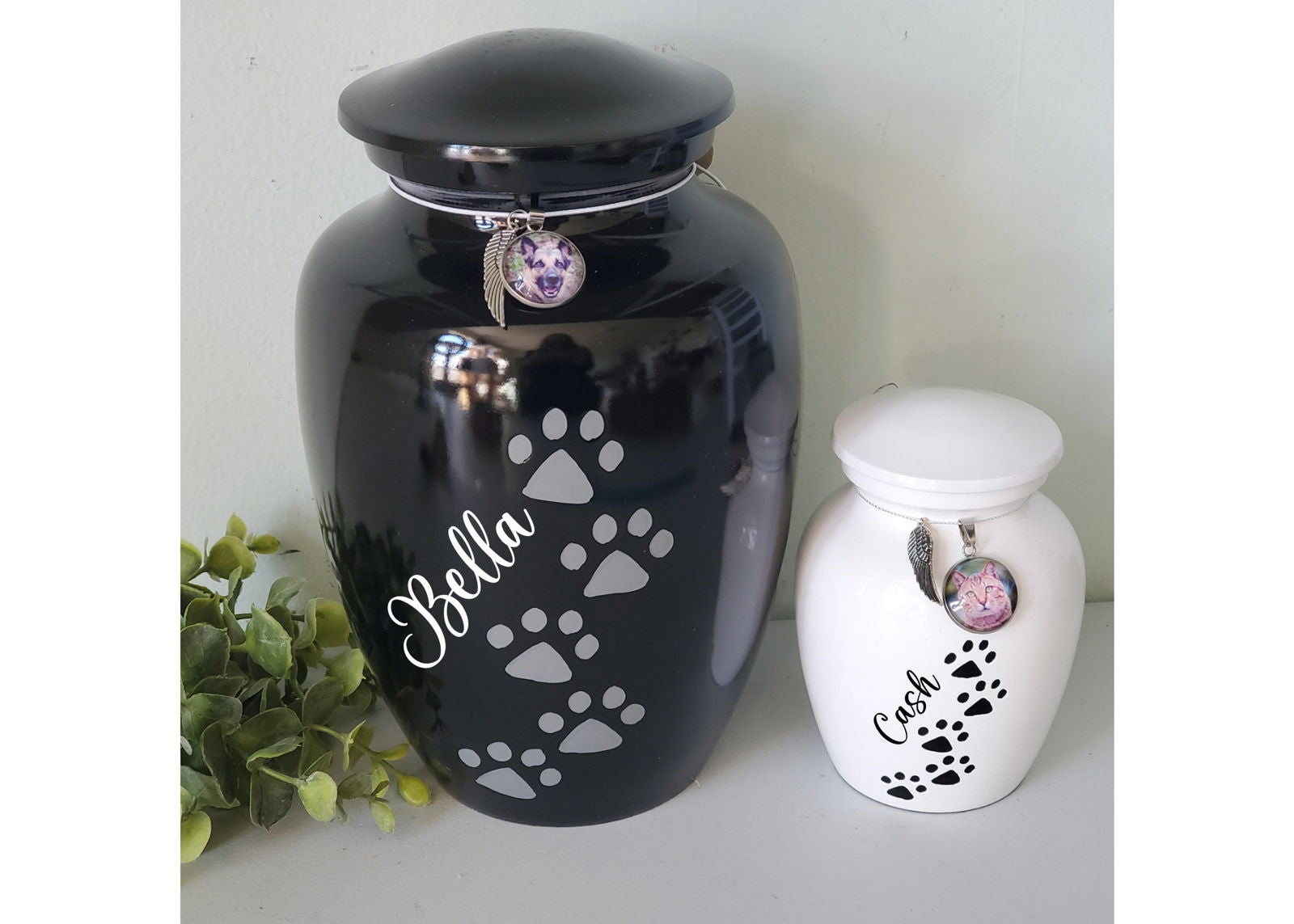 Guinea pig Urn, Ceramic Pet Urn for small pet, Urn for Rabbit - Wags and Willows 