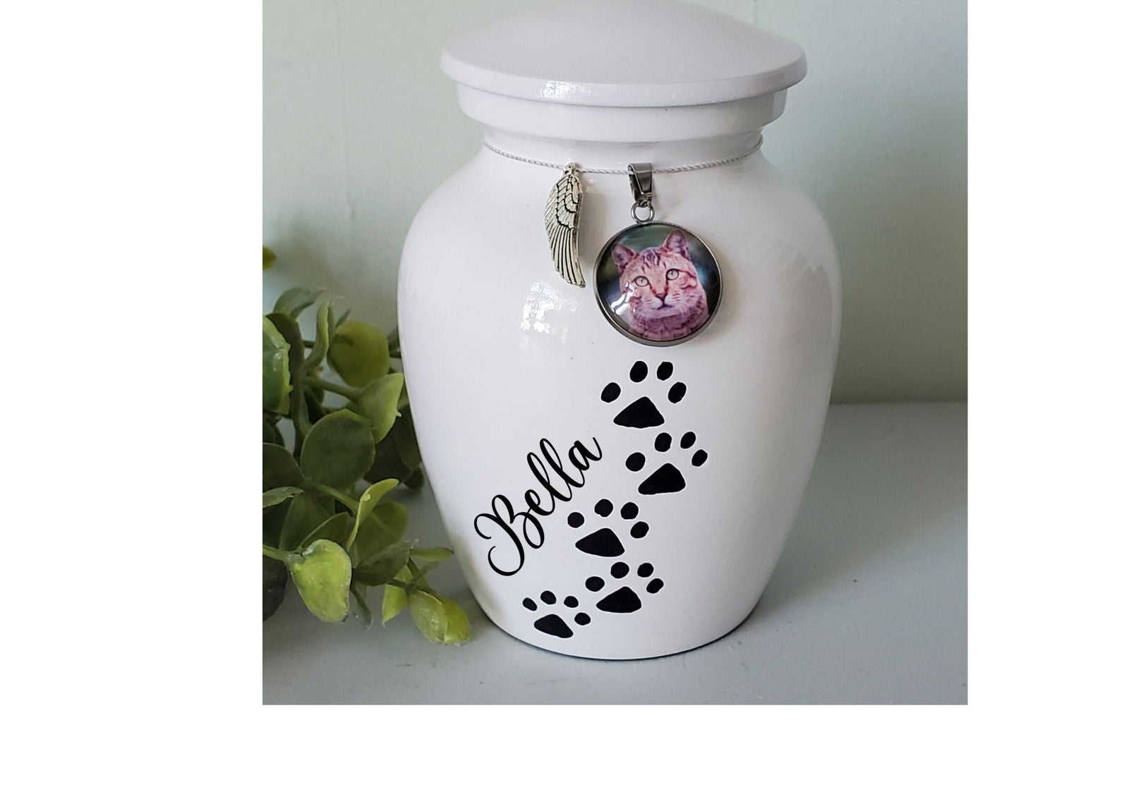 Guinea pig Urn, Ceramic Pet Urn for small pet, Urn for Rabbit - Wags and Willows 