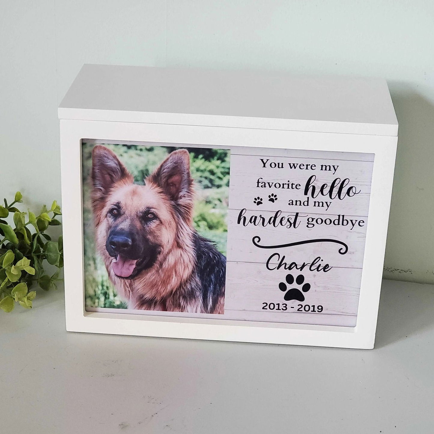 Pet Urn for Ashes, dog urn for ashes, cat urn for ashes - Wags and Willows 