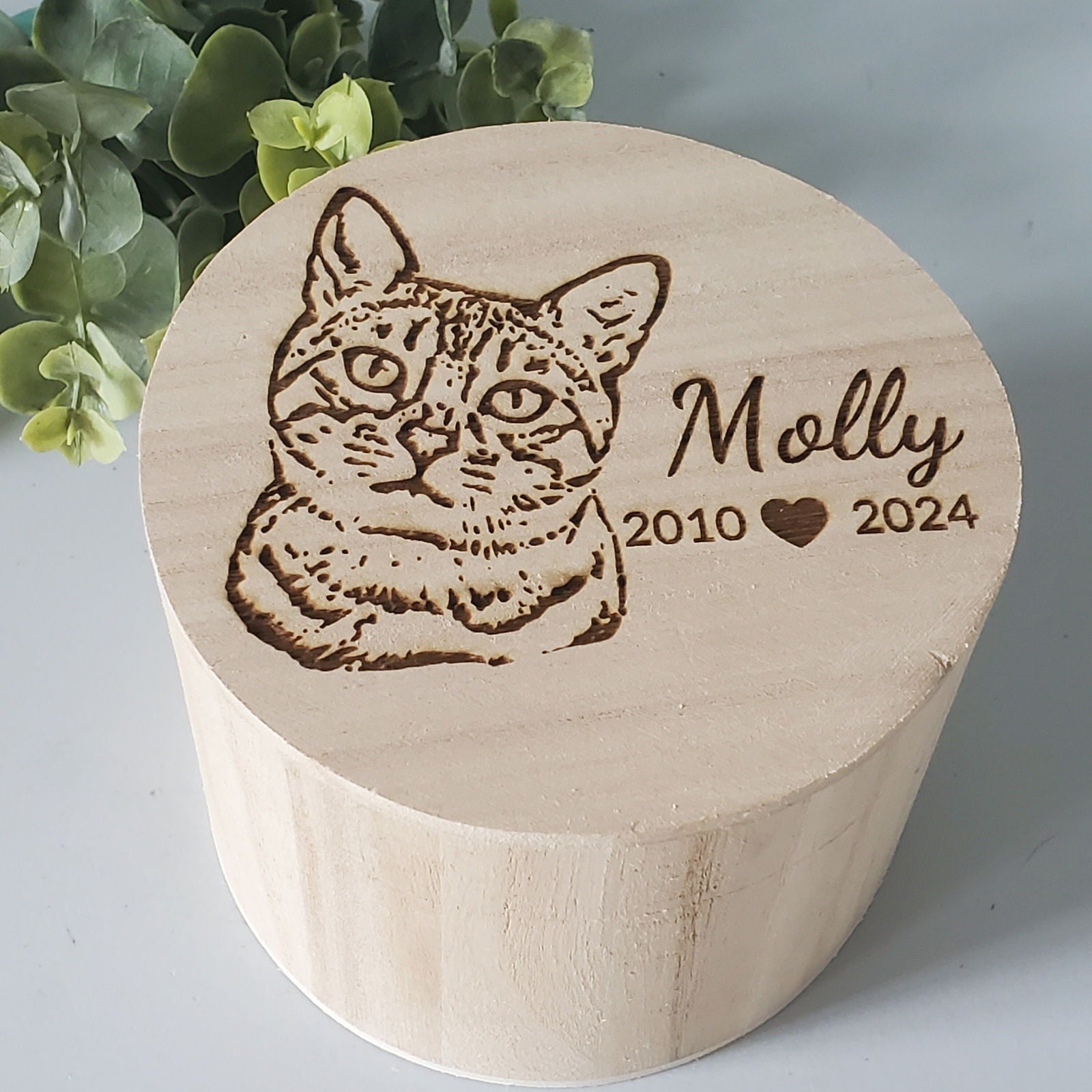 Pet Urn for Cats ashes, small Dog urn, custom engraved pet urn - Wags and Willows 