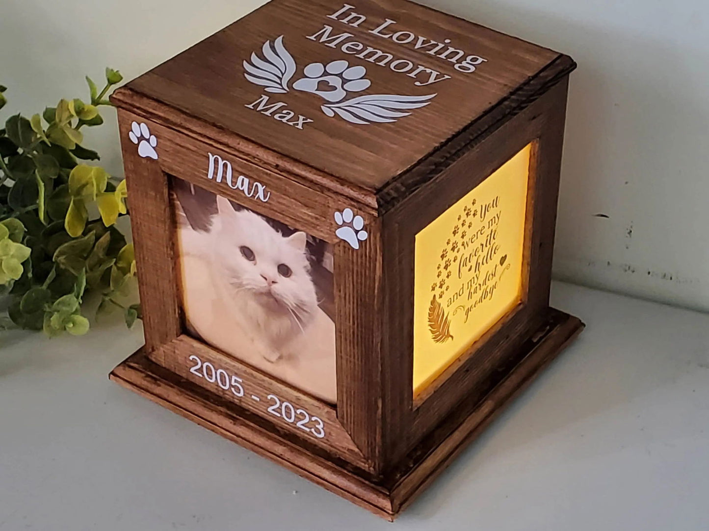 Pet Urn for cats ashes, pet urn for dogs ashes, custom pet urn - Wags and Willows 