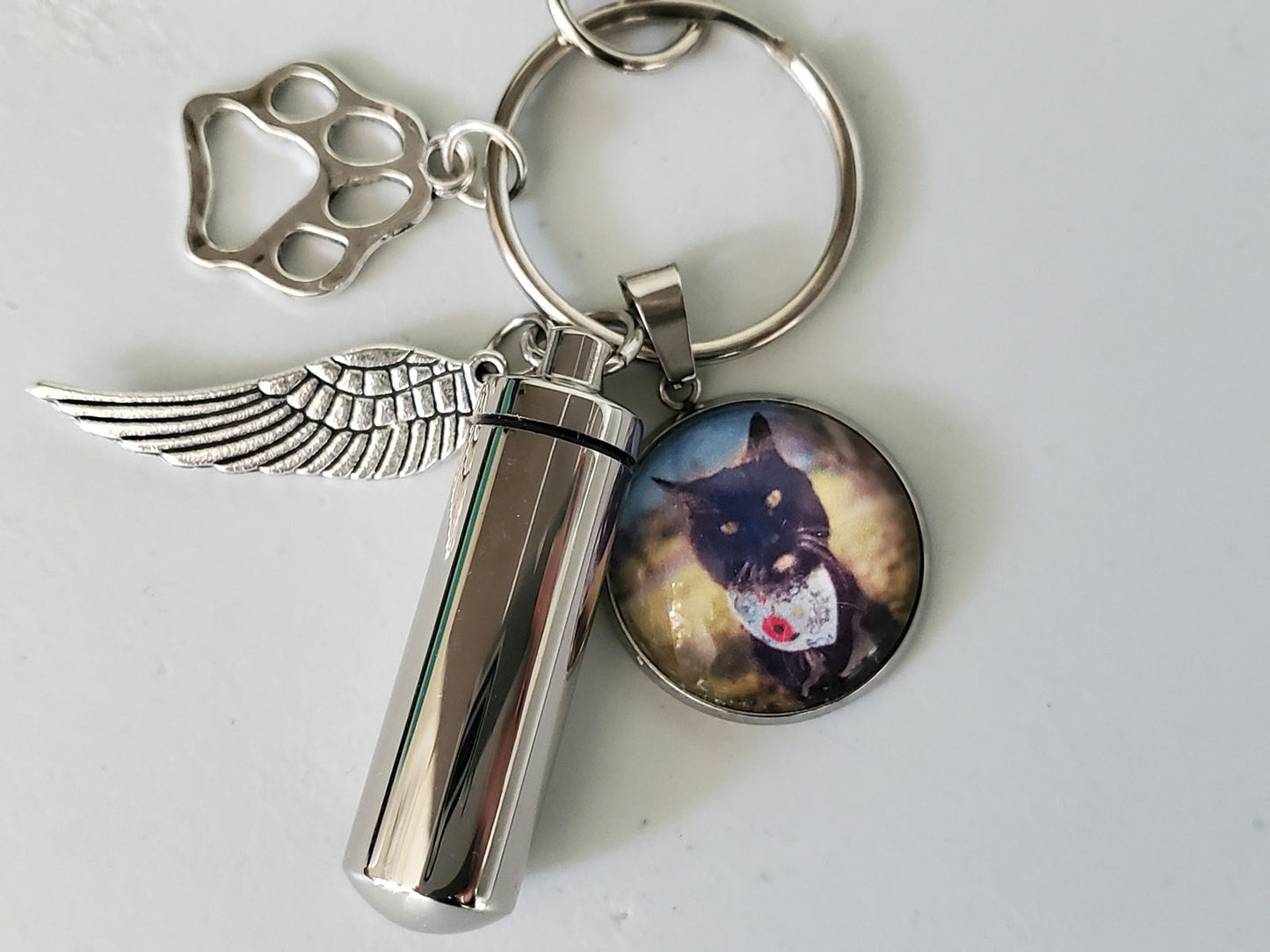 Pet urn photo keyring, Dog Memorial ashes jewelry, Dog Photo Keychain, Pet memorial urn Jewelry, Dog Loss Gift, Cat Memorial Jewelry - Wags and Willows 